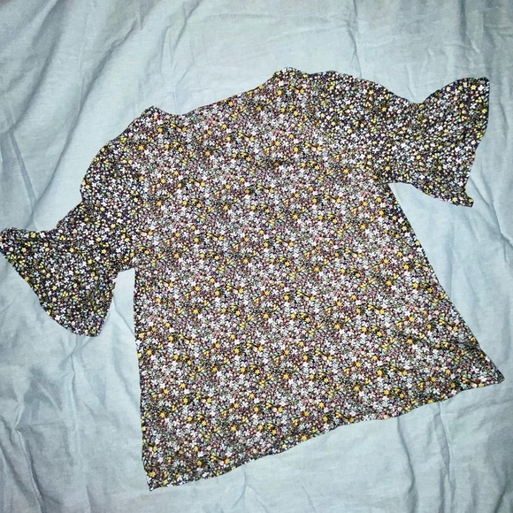LOFT Floral Flutter Sleeve V-Neck Blouse Women’s Medium tops - Picture 9 of 9